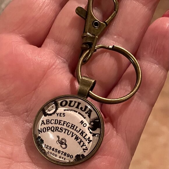 Ouija Board Keychain - Picture 1 of 1
